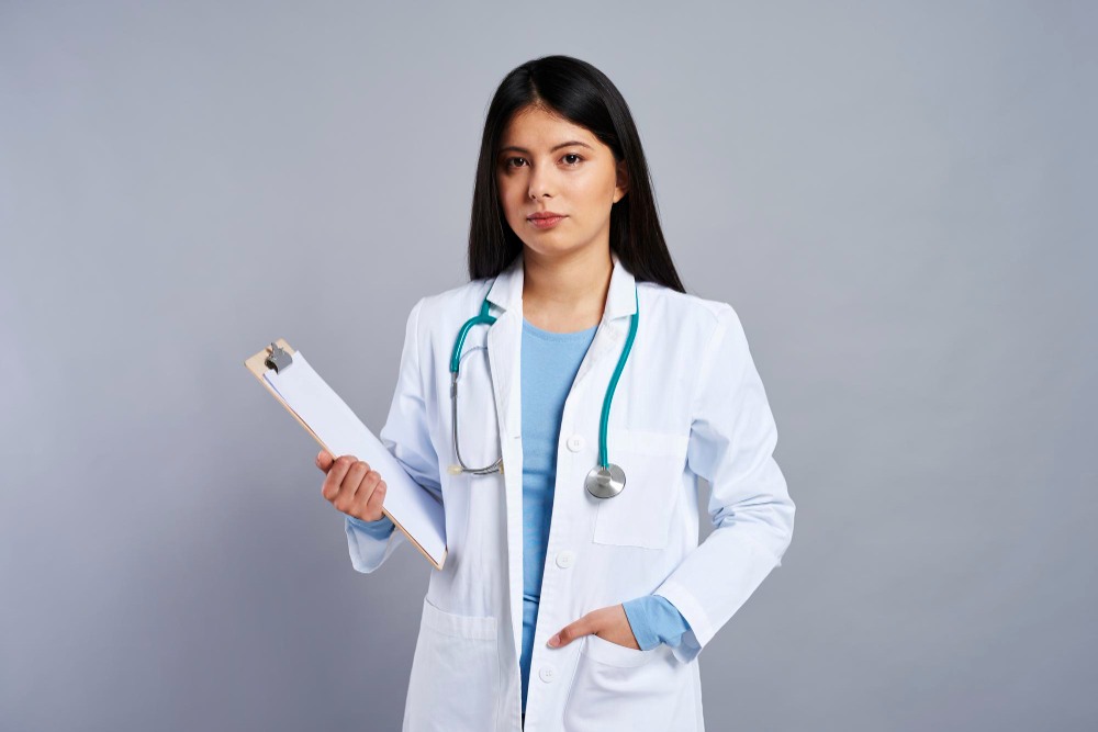 Dr. Sara Khan